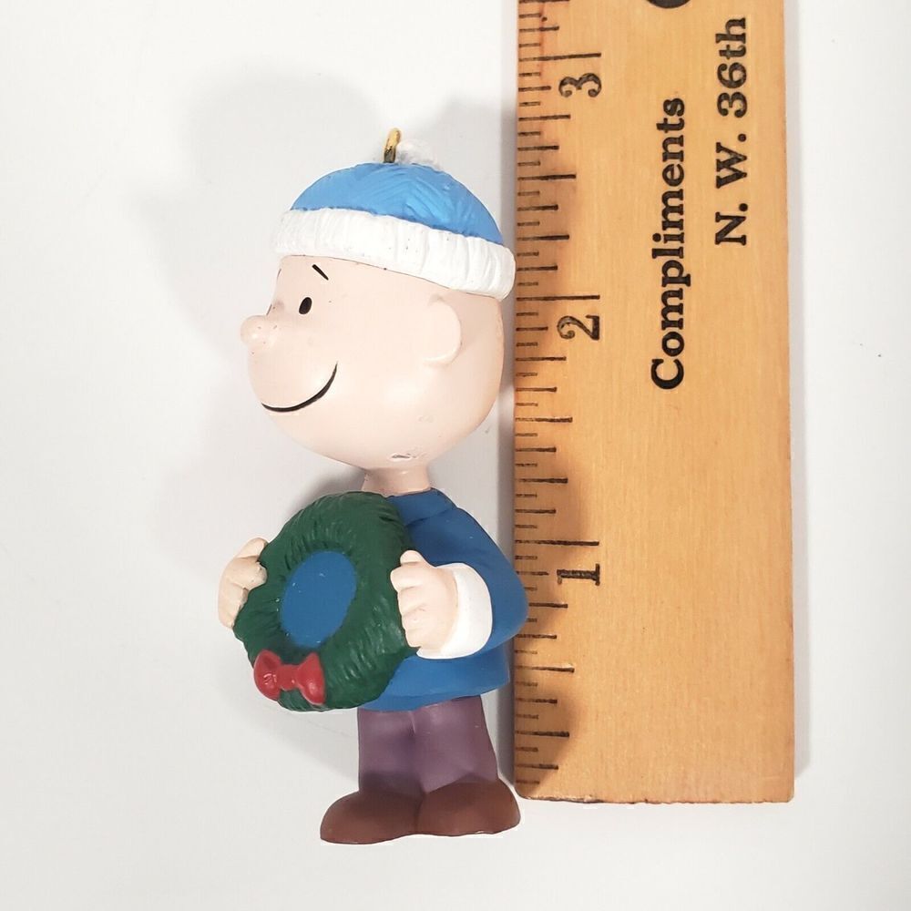 Hallmark Keepsake Charlie Brown Ornament Christmas Peanuts Snoopy 2000 - Picture 4 of 5
